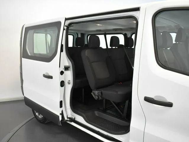 RENAULT Trafic Image 4